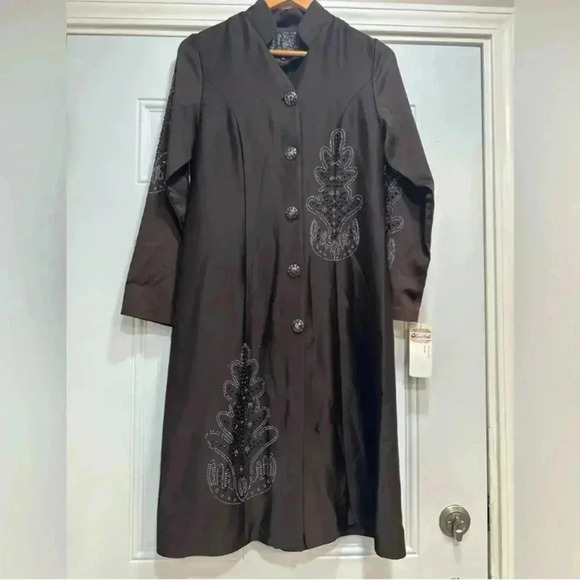Dresses & Skirts - NWT Midi Dress Abaya with leaf design size 40 M